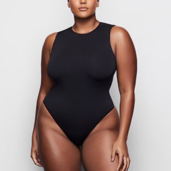 SKIMS Tops - SKIMS Essential Crew Neck Sleeveless Bodysuit in Black Raw Cut - size 2X/3X